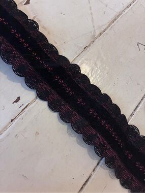 Zohra Vintage Antique Lace Leather Red Black Floral Costume Belt